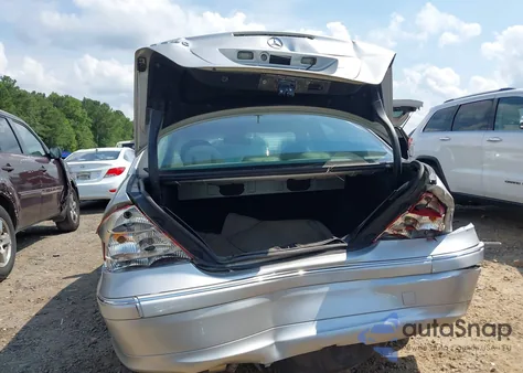 2005 Mercedes-Benz C 240 Luxury z USA, uszkodzony, nr VIN WDBRF61J55A694295